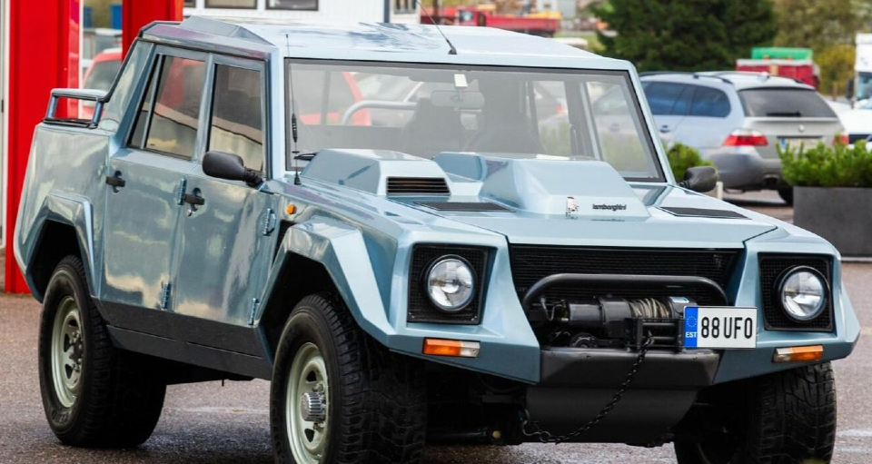 Lamborghini LM002